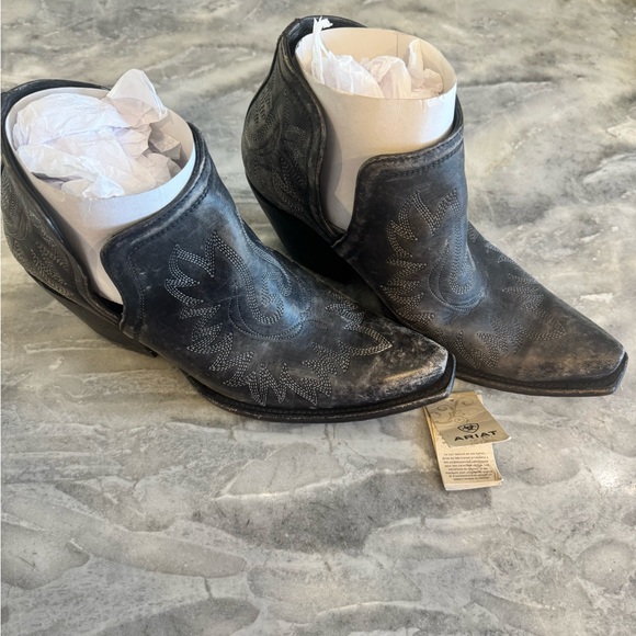 Ariat Shoes - Very Cute! Women’s Ariat Distressed Black Dixon Boots Size 11. Only Worn Once!